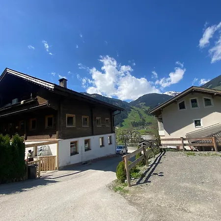 Haus Free Willy Bed & Breakfast 3*